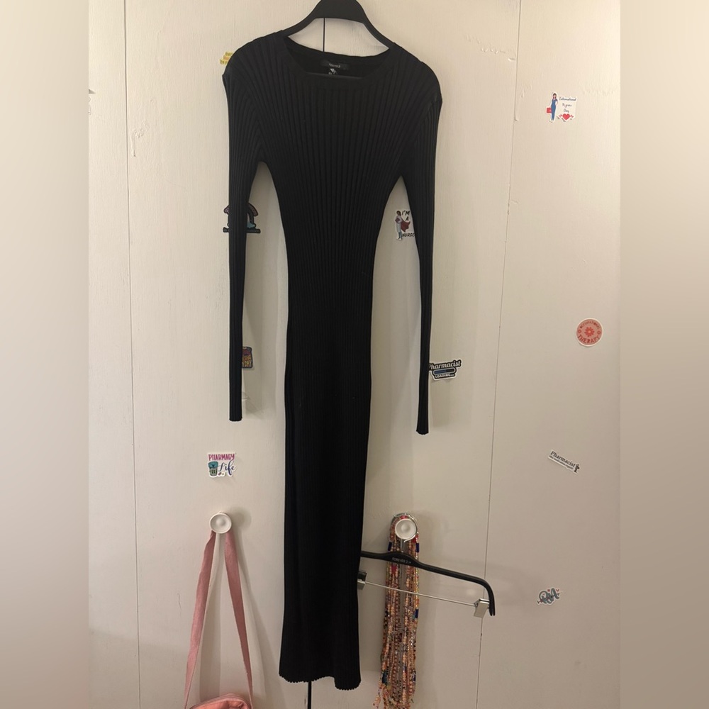 Elegant Black Ribbed Knit Dress